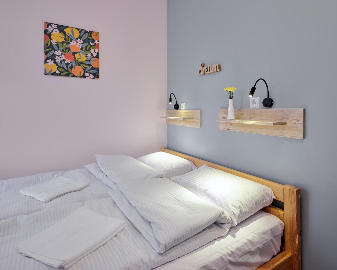 Dream Hostel Khmelnytskyi Esterno foto