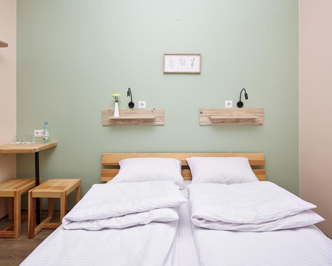 Dream Hostel Khmelnytskyi Esterno foto
