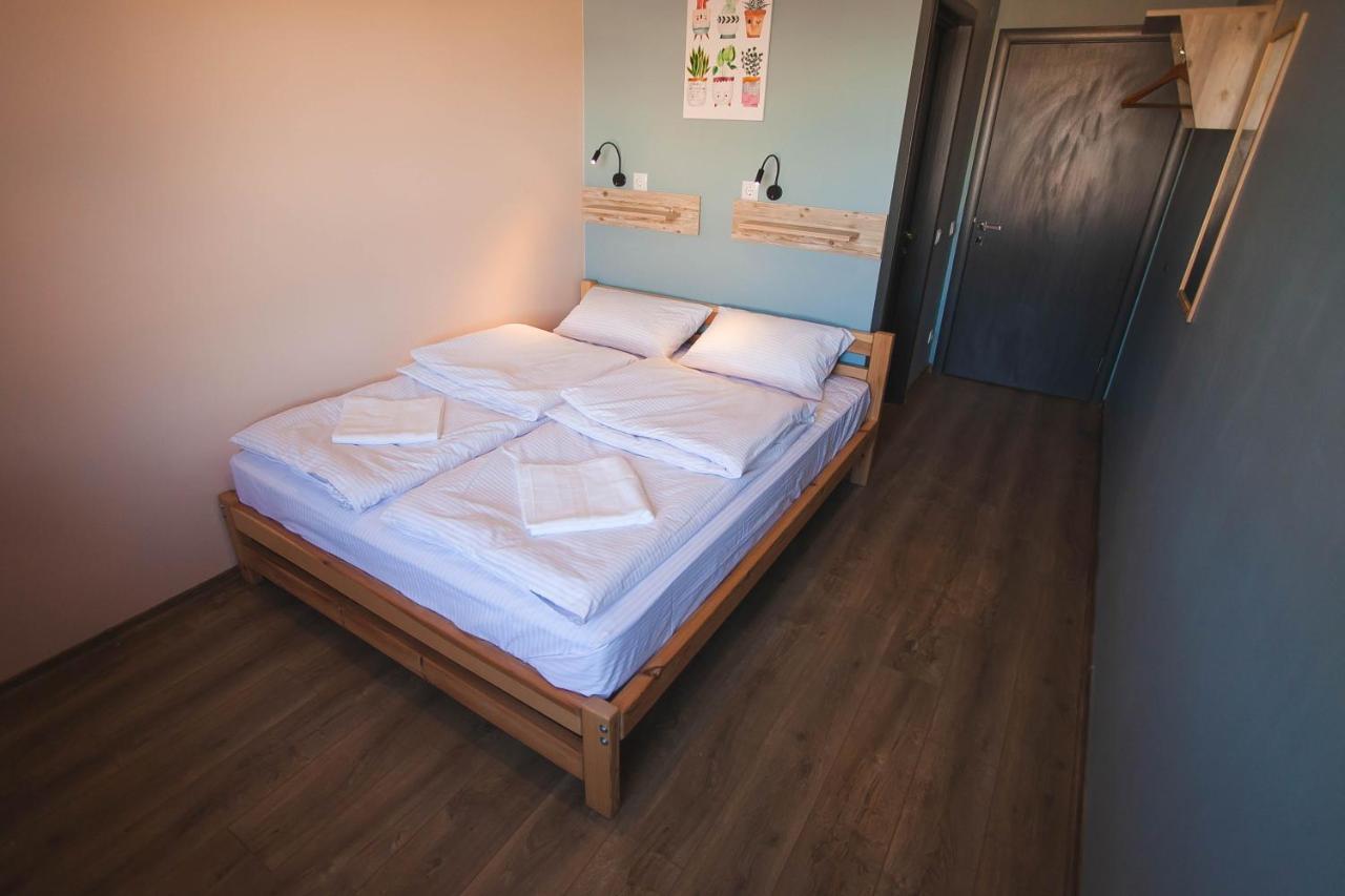 Dream Hostel Khmelnytskyi Esterno foto