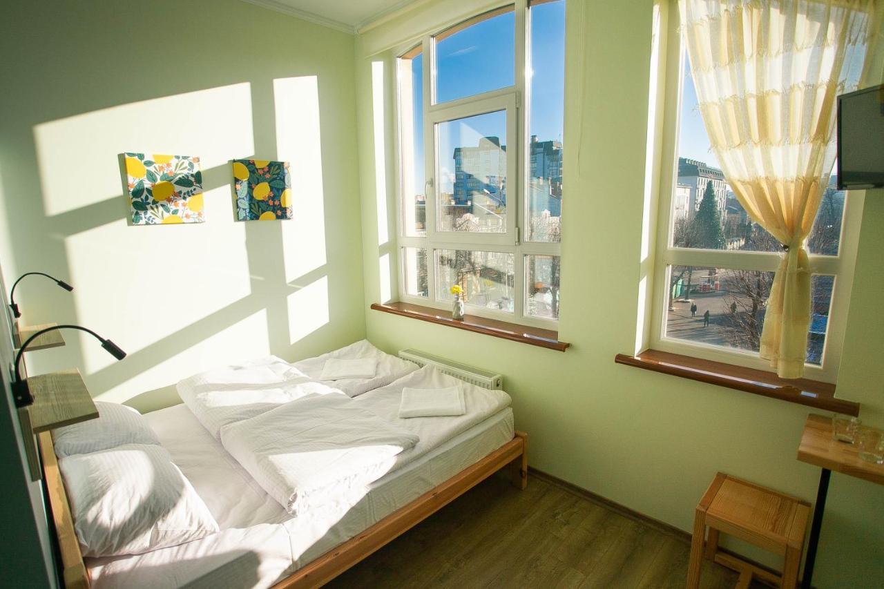 Dream Hostel Khmelnytskyi Esterno foto