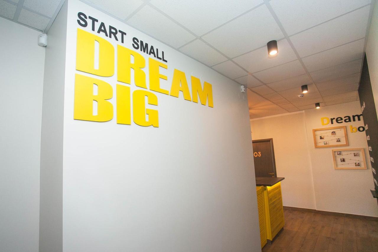 Dream Hostel Khmelnytskyi Esterno foto
