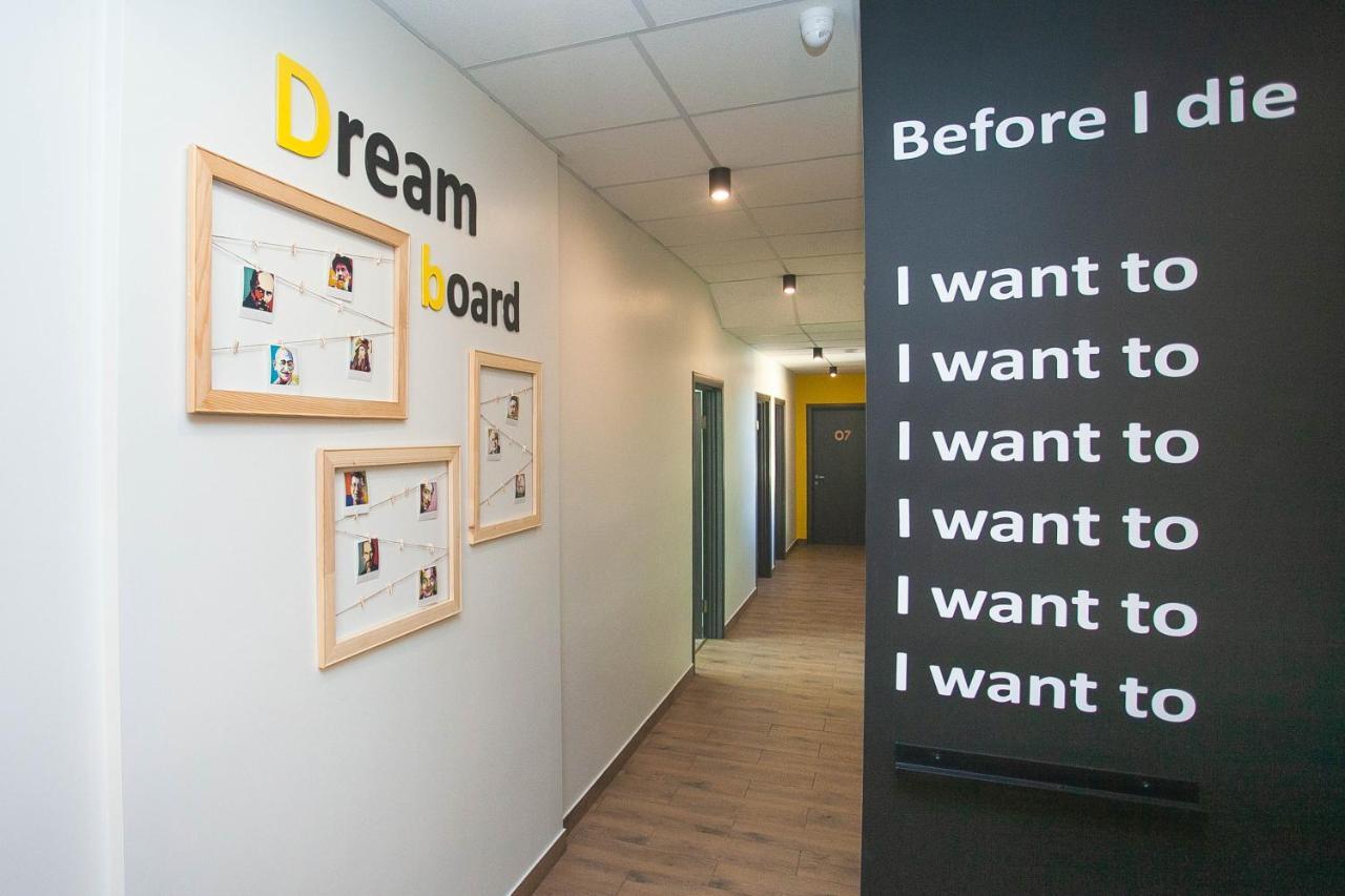 Dream Hostel Khmelnytskyi Esterno foto